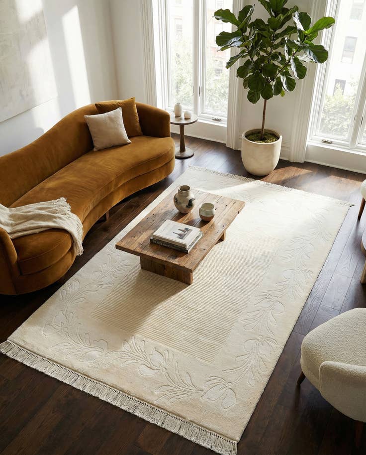 Detail image of 4' 1 x 6' 1 Darya Rug
