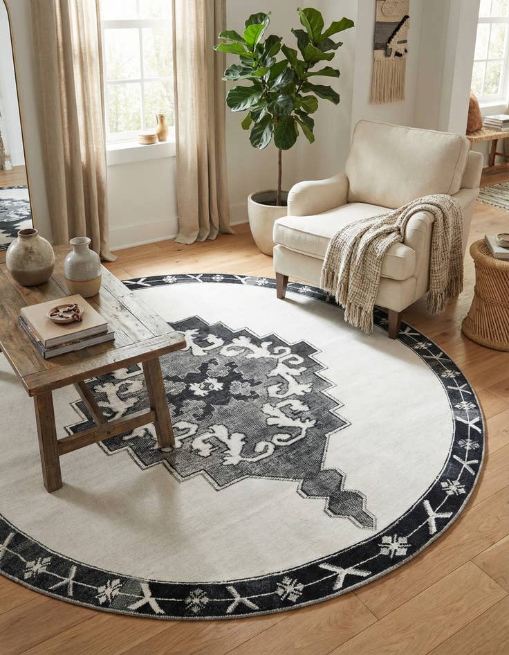 Detail image of 7' 6 x 7' 6 Timeless Round Rug