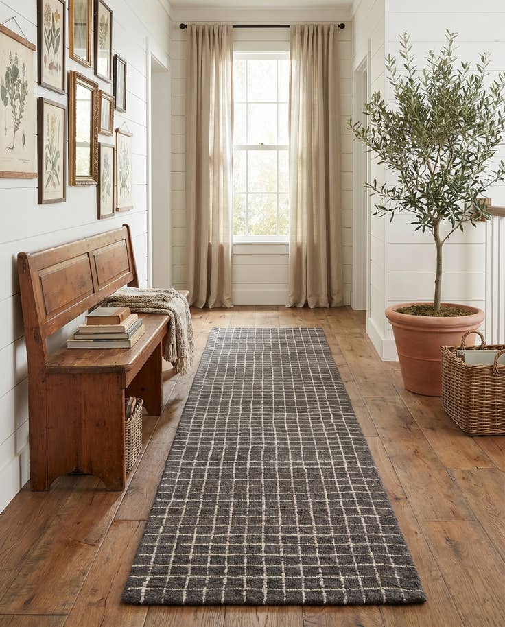 Detail image of 2' 7 x 10' Heritage Line Wool Runner Rug