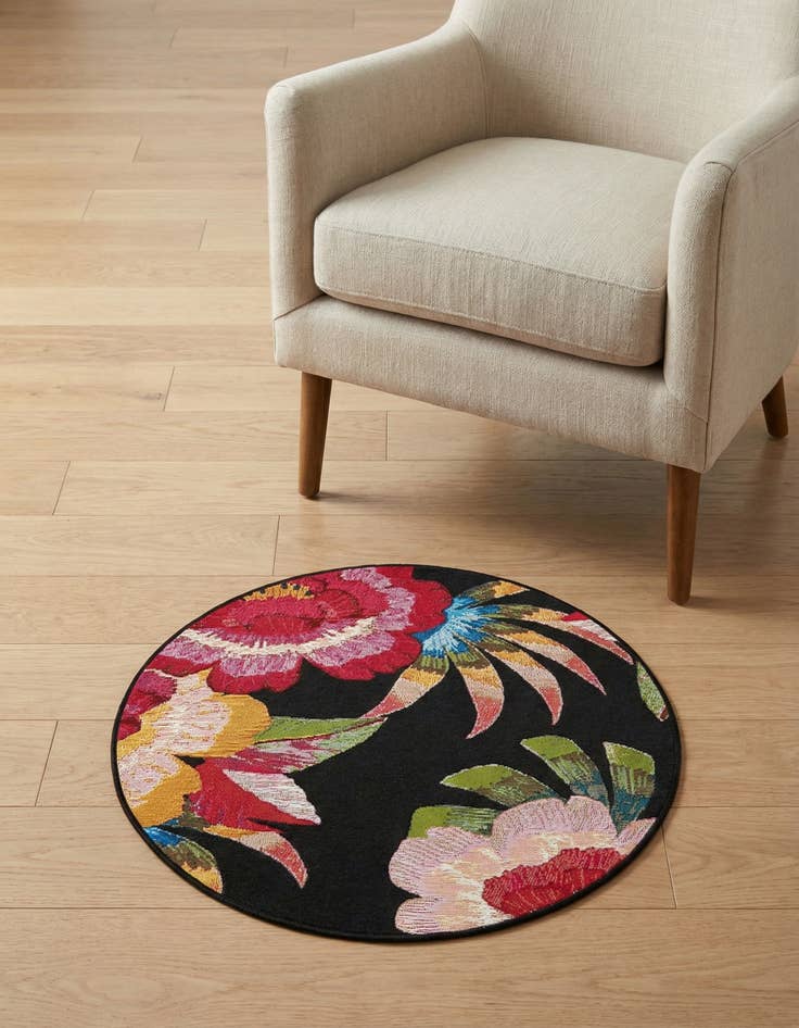 Detail image of  3' x 3'  Washable Botanical Indoor / Outdoor Round Rug