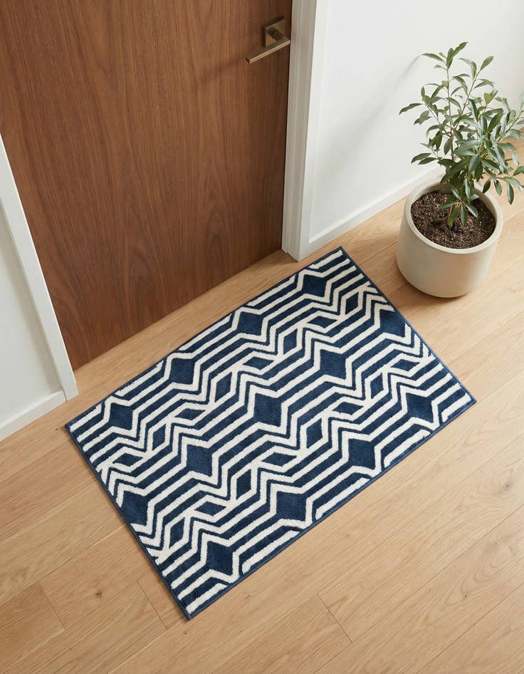 Detail image of 2' x 3' Vince Camuto Rug