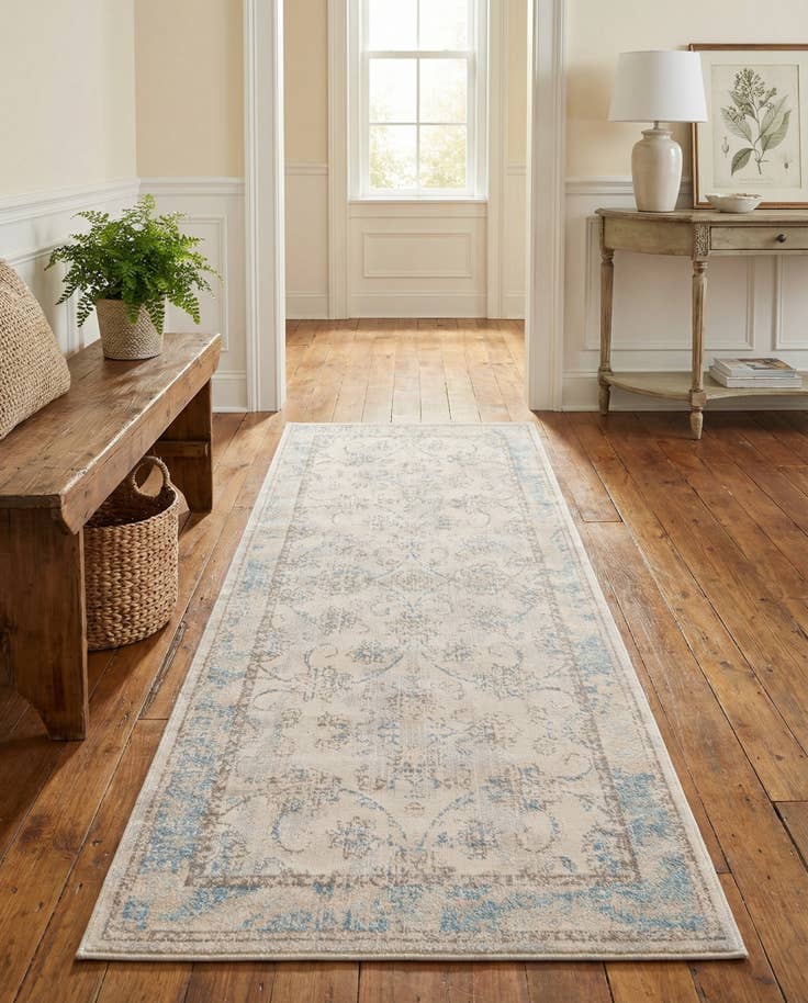 Detail image of 2' 7 x 6' Victoria Runner Rug