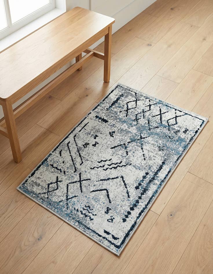 Detail image of 2' x 3' Kamala Washable Rug