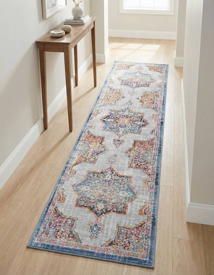 Detail image of 2' 7 x 9' 10 Budapest Runner Rug