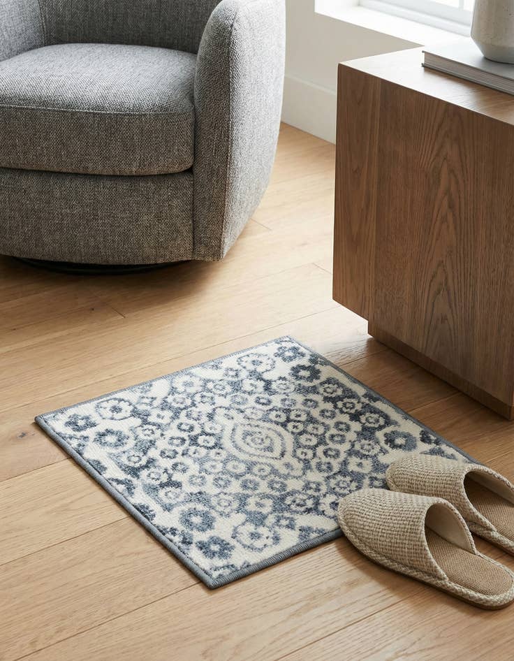 Detail image of 1' 4 x 1' 4 Oxford Sample Rug