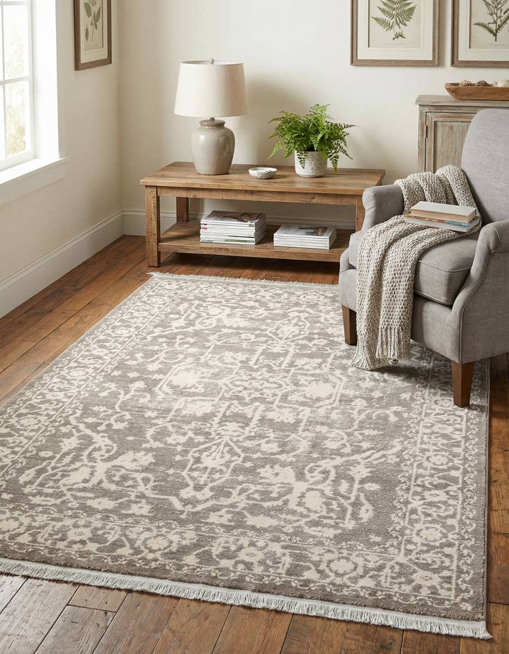 Detail image of 4' x 6' New Vintage Rug