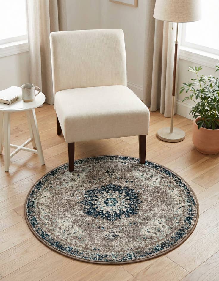 Detail image of 3' x 3' Carrington Round Rug