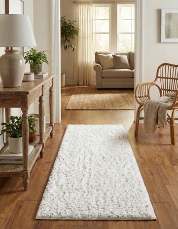 Snow White Everyday Shag Runner Rug