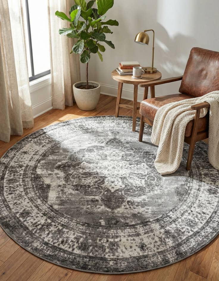 Detail image of 7' 10 x 7' 10 Monte Carlo Round Rug