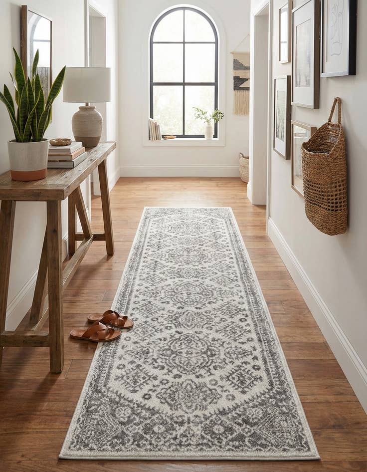 Detail image of 2' 7 x 10' Oxford Runner Rug