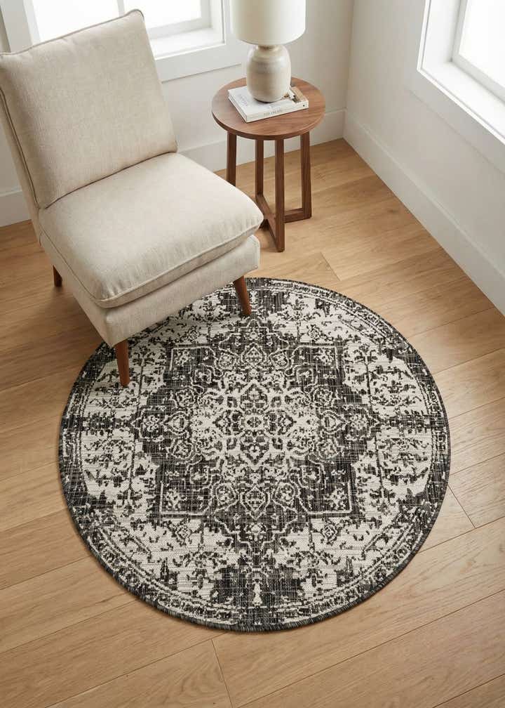 4' x 4' Easy-Clean Jill Zarin Dubai Indoor / Outdoor Round Rug