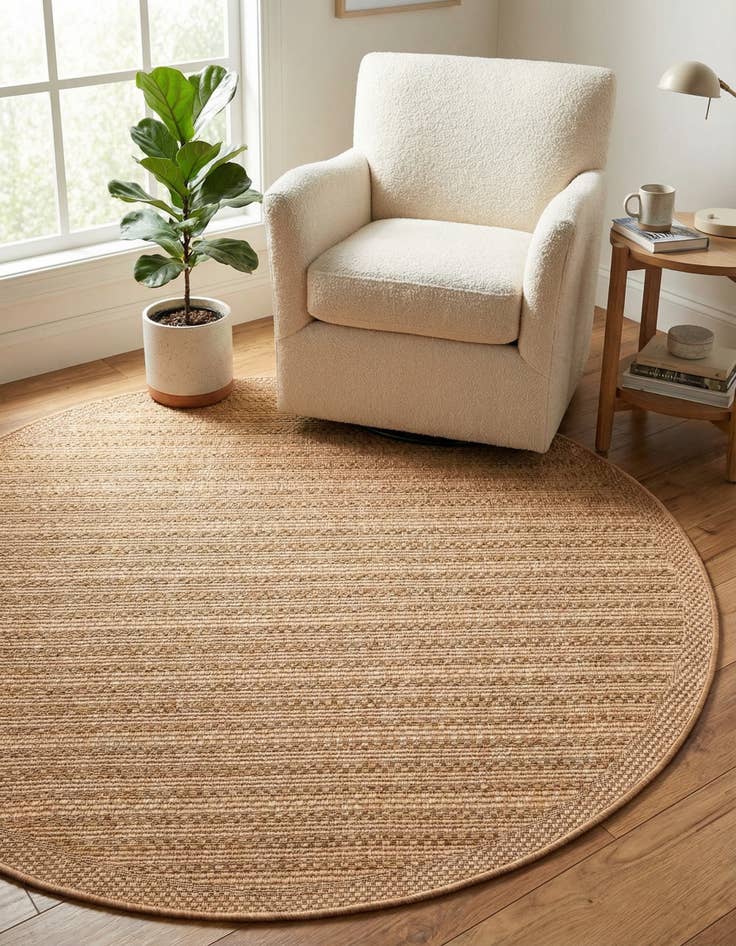 Detail image of 6' x 6' Washable Border Indoor / Outdoor Round Rug