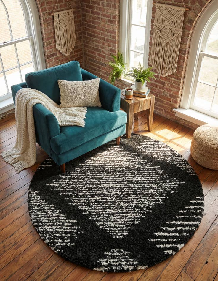 Detail image of 5' 3 x 5' 3 Serenity Shag Round Rug