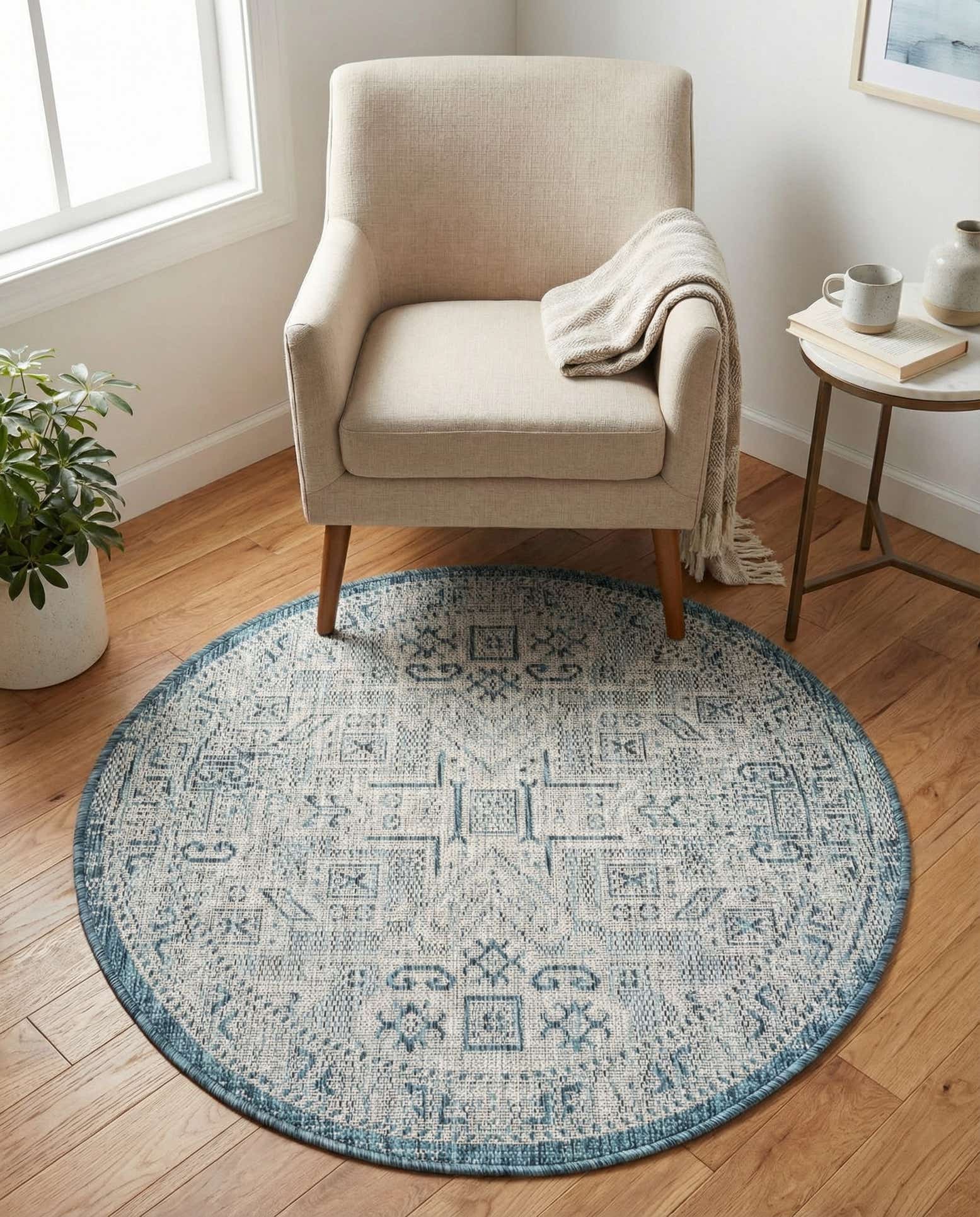 3' x 3' Easy-Clean Aztec Indoor / Outdoor Round Rug