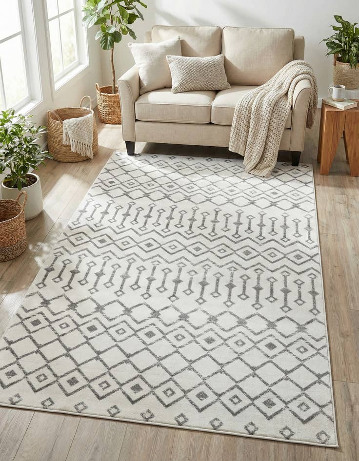 Detail image of 5' 3 x 8' Kasbah Trellis Rug