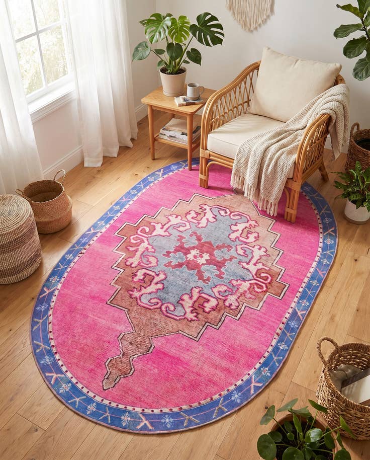Detail image of 5' x 8' Washable Timeless Oval Rug