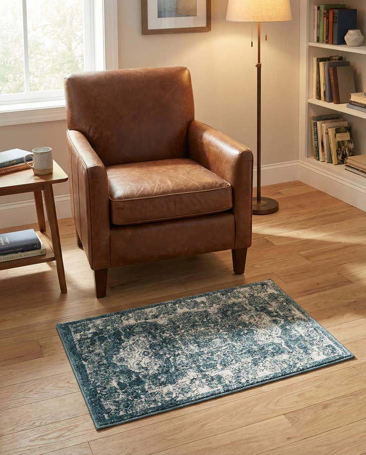 Detail image of 2' x 3' Isabella Rug