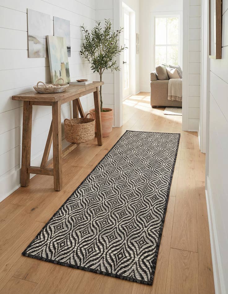 Detail image of 2' x 6' Washable Lattice Indoor / Outdoor Runner Rug