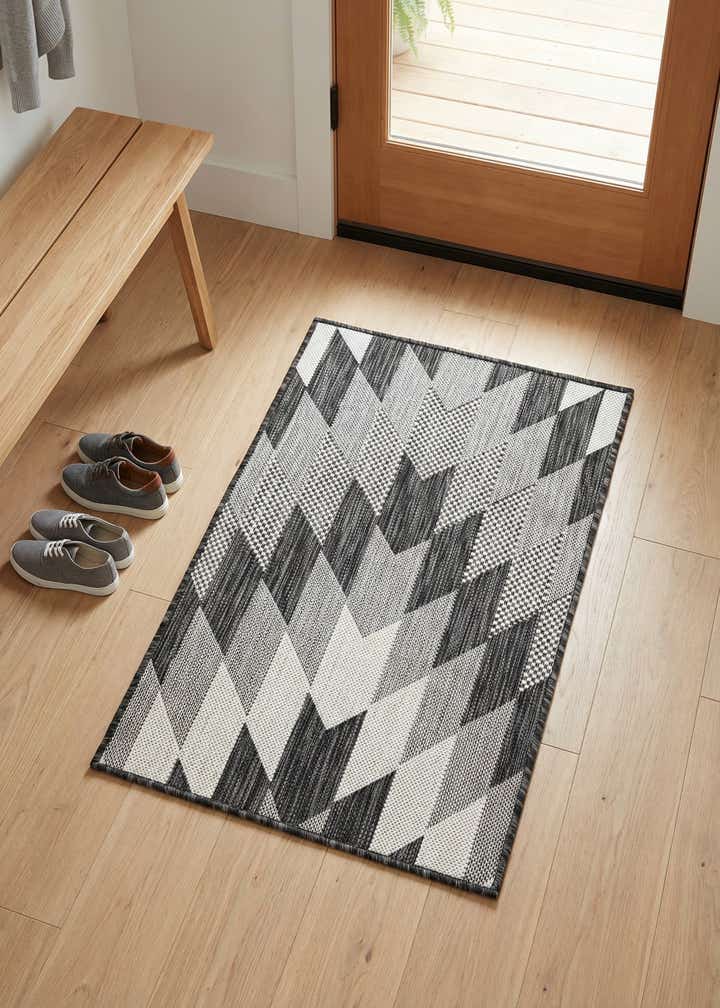 2' x 3' Easy-Clean Modern Indoor / Outdoor Rug
