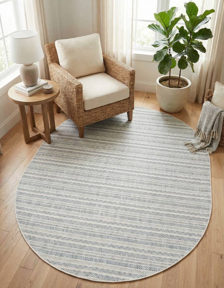 Detail image of 7' 10 x 10' Easy-Clean Ribbon Indoor / Outdoor Oval Rug