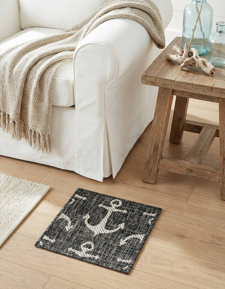 Detail image of 1' 4 x 1' 4 Easy-Clean Coastal Indoor / Outdoor Sample Rug
