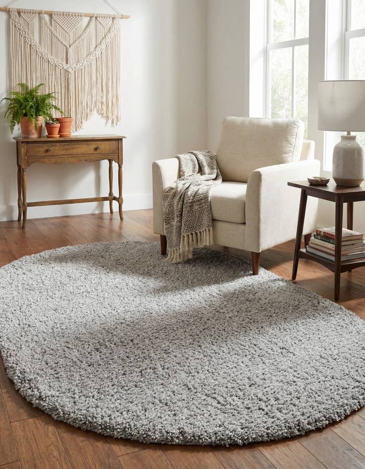 Detail image of 5' 3 x 8' Marilyn Monroe&trade; Shag Oval Rug