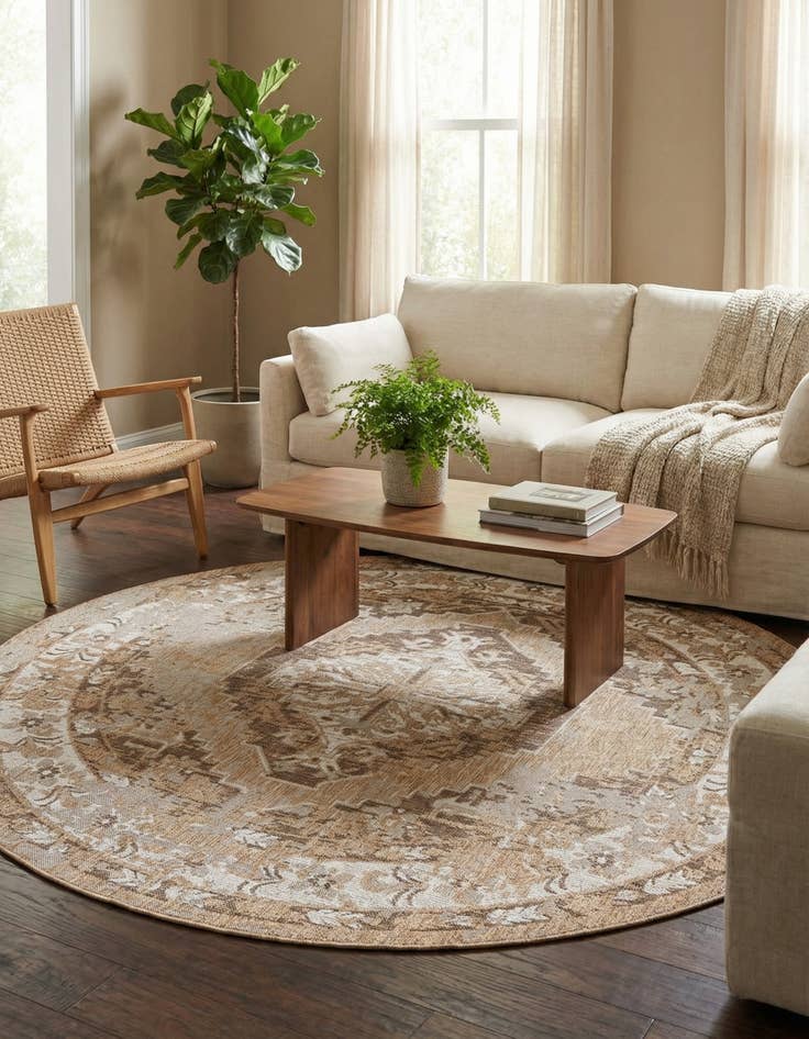 Detail image of 7' 10 x 7' 10 Easy-Clean Traditional Indoor / Outdoor Round Rug