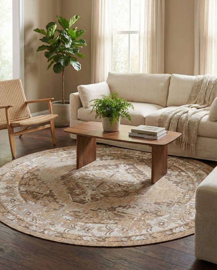 Detail image of 7' 10 x 7' 10 Easy-Clean Traditional Indoor / Outdoor Round Rug