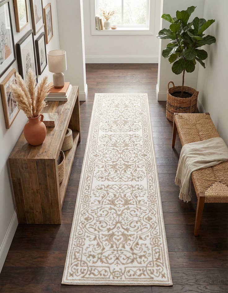 Detail image of 2' x 7' Hermitage Runner Rug