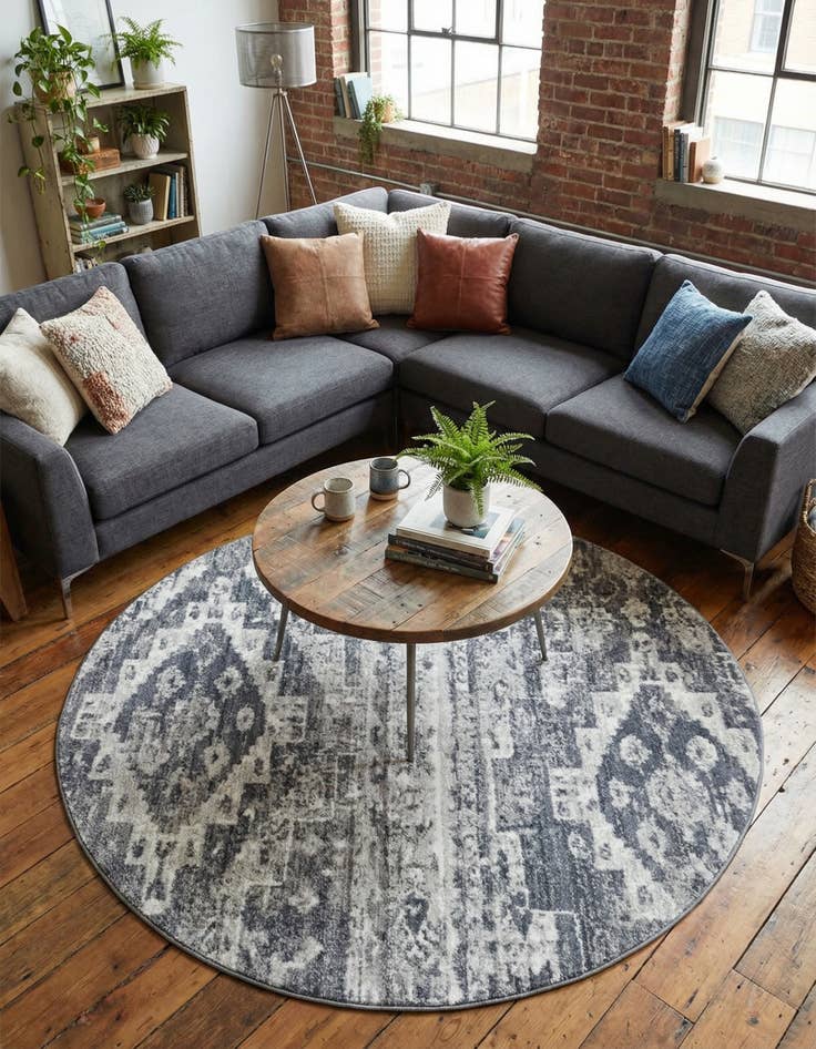 Detail image of 5' x 5' Madrid Round Rug