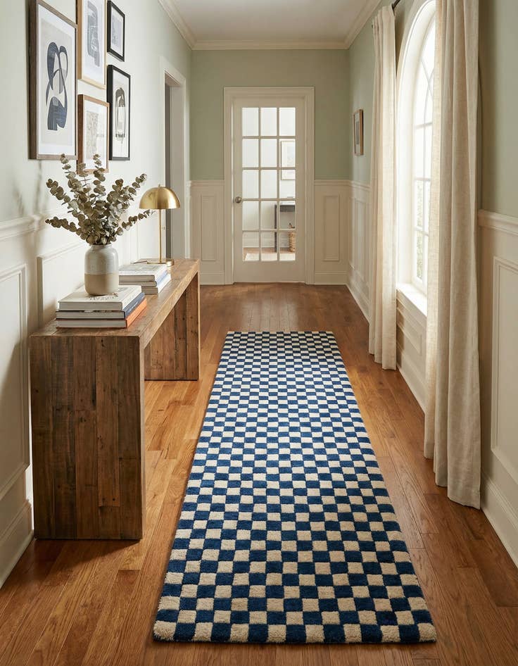 Detail image of 2' 7 x 10' Hand Tufted Wool Runner Rug