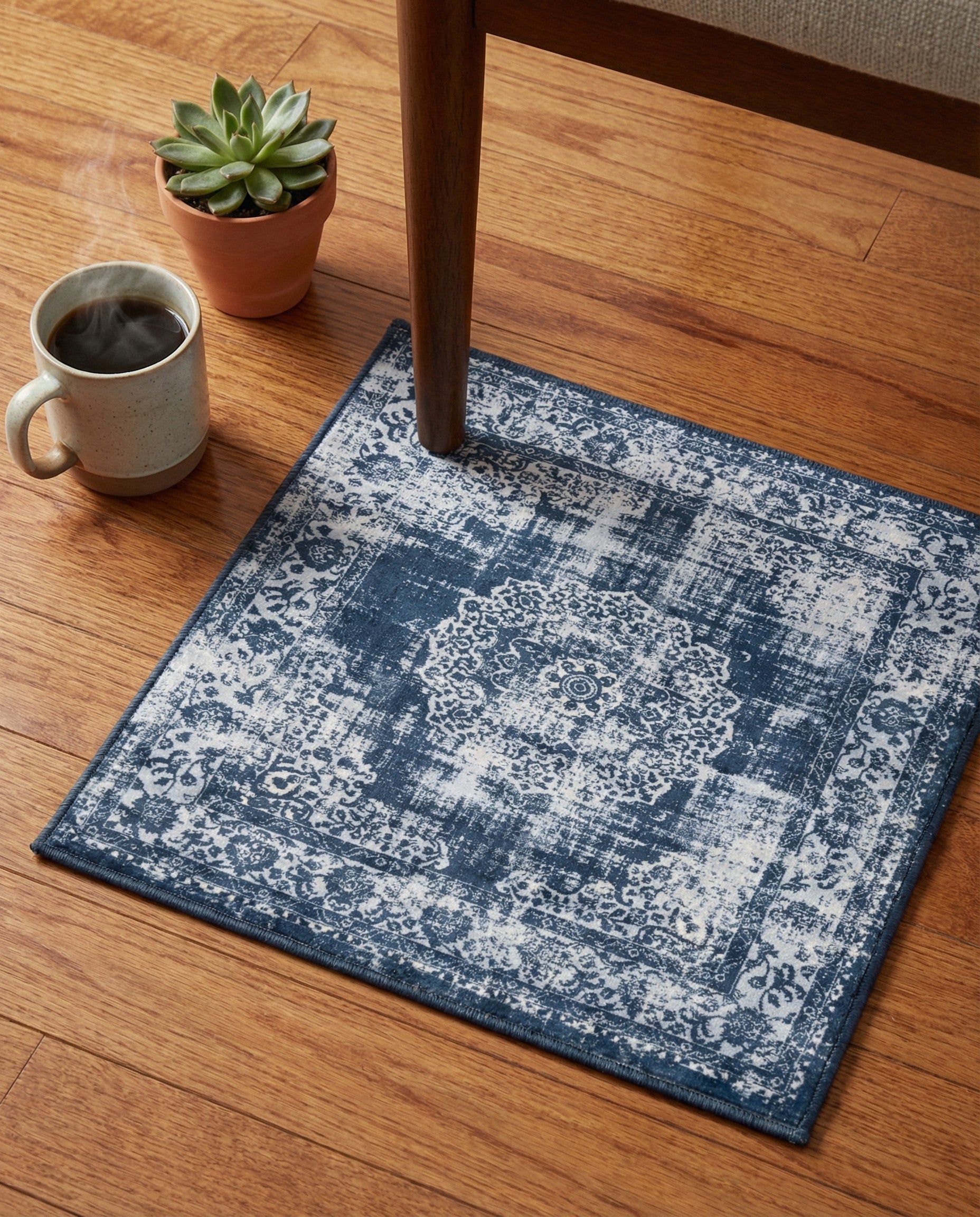 1' 4 x 1' 4 Estate Sample Rug