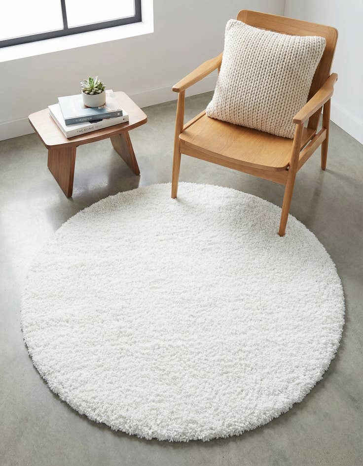 Detail image of 3' x 3' Zermatt Shag Round Rug