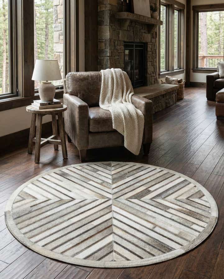 4' 1 x 4' 1 Cowhide Leather Round Rug