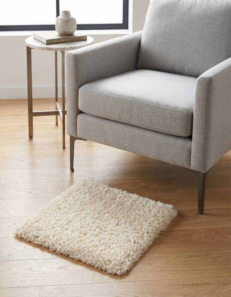 Detail image of 1' 4 x 1' 4 Marilyn Monroe&trade; Shag Sample Rug