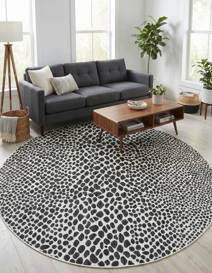 Detail image of 7' 10 x 7' 10 Easy-Clean Jill Zarin Cape Town Indoor / Outdoor Round Rug