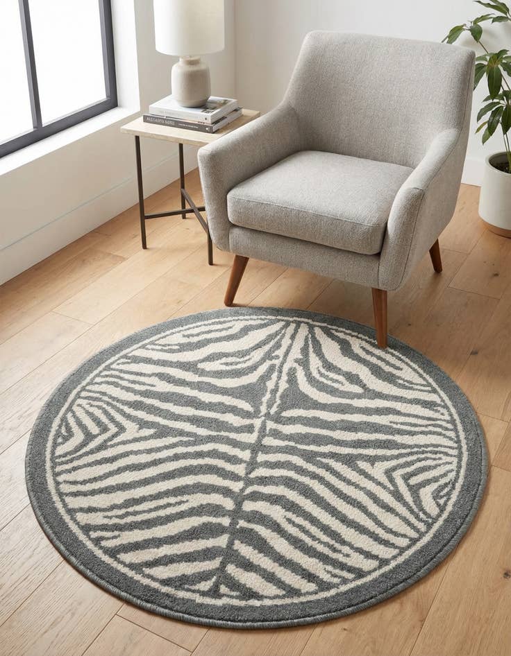 Detail image of 3' x 3' Savannah Round Rug