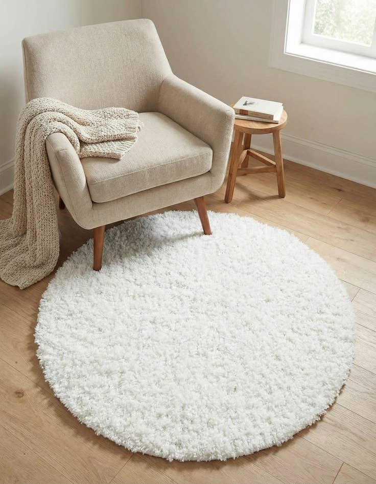 Detail image of 3' 3 x 3' 3 Everyday Shag Round Rug