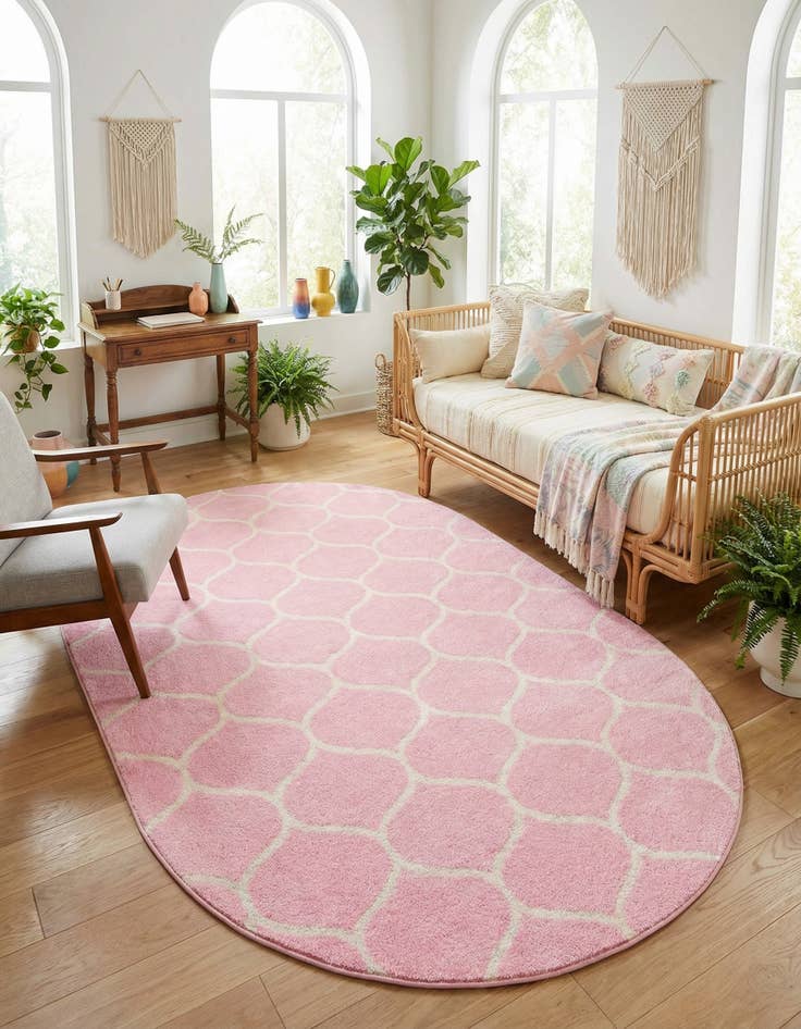 Detail image of  7' 10 x 10' Lattice Frieze Oval Rug