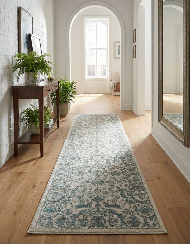 Detail image of Jill Zarin 2' 2 x 6' Uptown Central Park Runner Rug