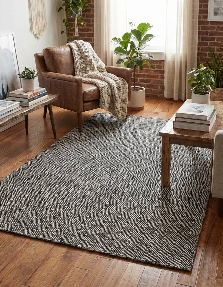 Detail image of 5' 1 x 8'  Hand Woven Geo Trellis Flatweave Rug