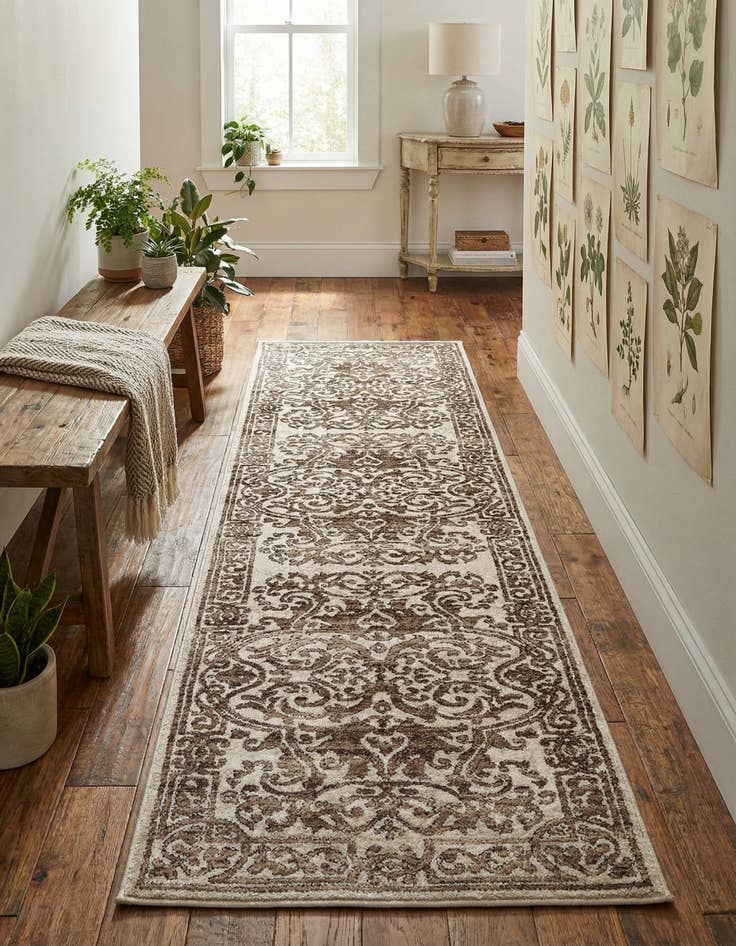 Detail image of 2' x 7' Hermitage Runner Rug