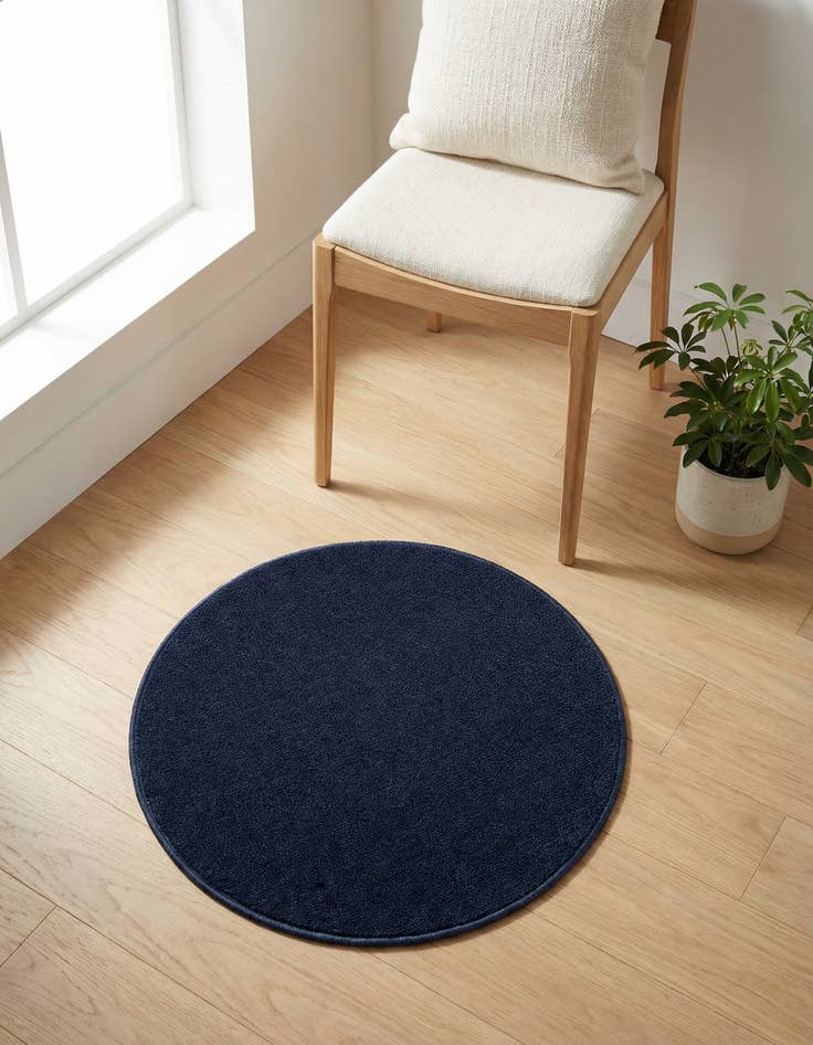 Detail image of 3' 1 x 3' 1 Washable Solid Indoor / Outdoor Round Rug