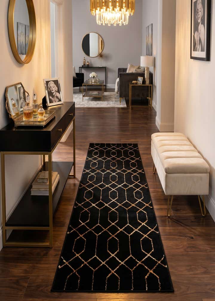 2' x 6' Marilyn Monroe™ Glam Trellis Runner Rug