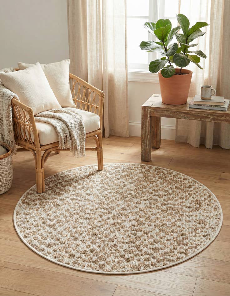 Detail image of 3' 1 x 3' 1 Washable Safari Indoor / Outdoor Round Rug