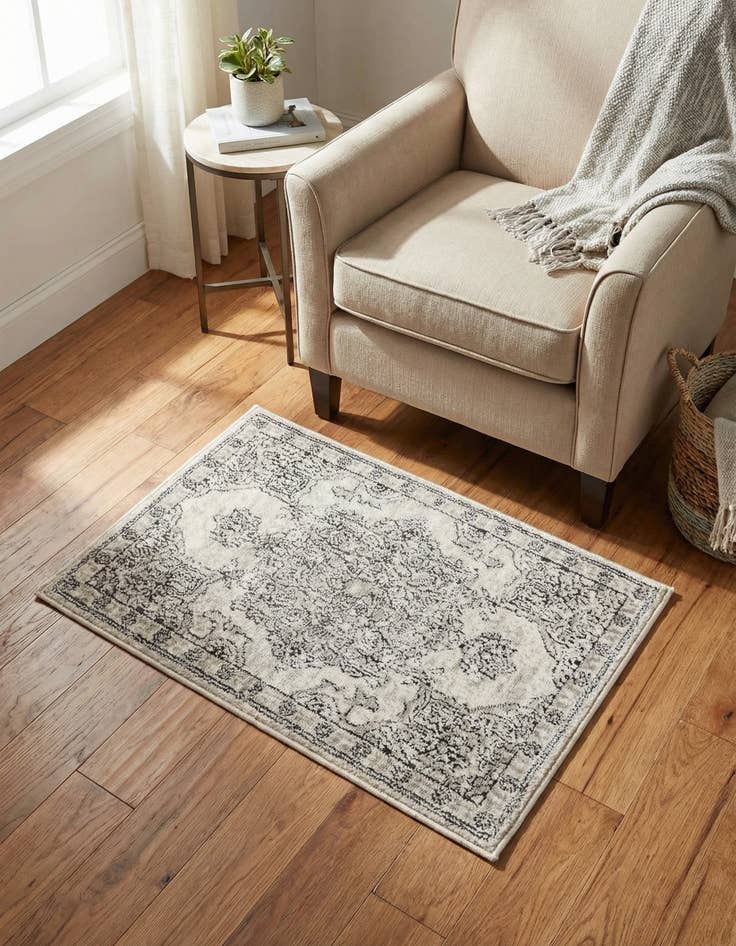 Detail image of 2' x 3' Nyla Rug