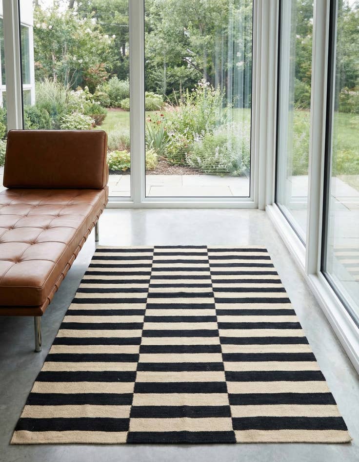 Detail image of 3' 4 x 4' 10 Hand Woven Kilim Modern Wool Rug