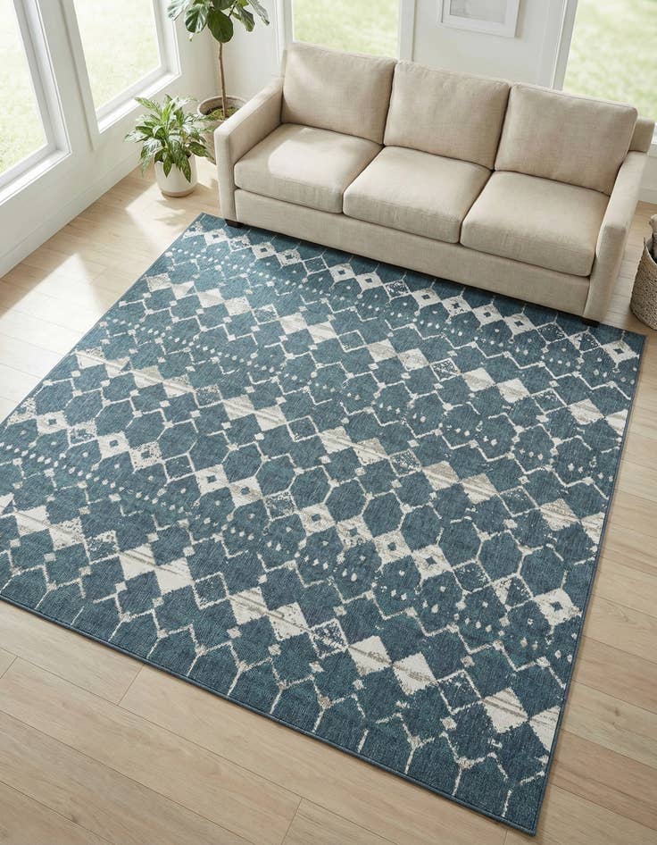 Detail image of 7' 10 x 7' 10 Washable Lattice Indoor / Outdoor Square Rug