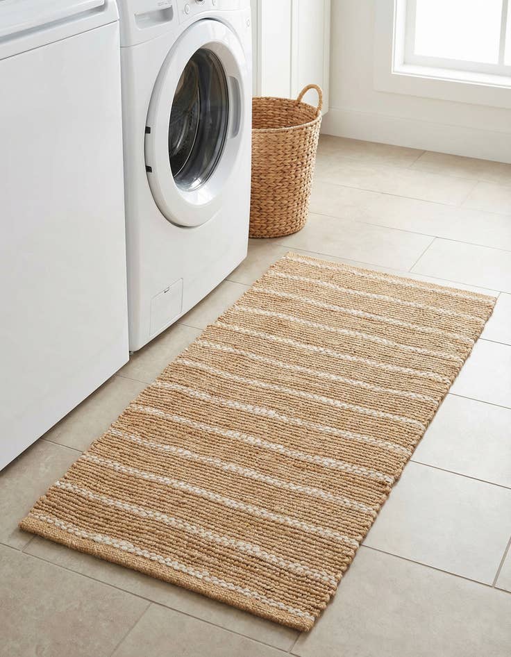 Detail image of 2' x 4' 1 Hand Braided Laurel Handwoven Jute Runner Rug