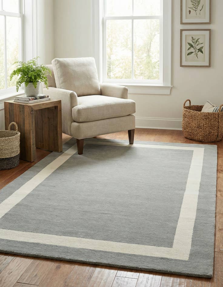 Detail image of 6' 1 x 9' Jill Zarin Border Wool Rug